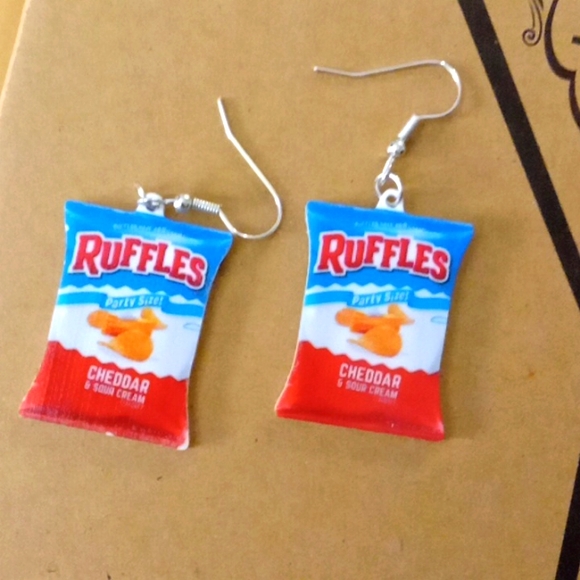 Ruffles earrings - Picture 1 of 1